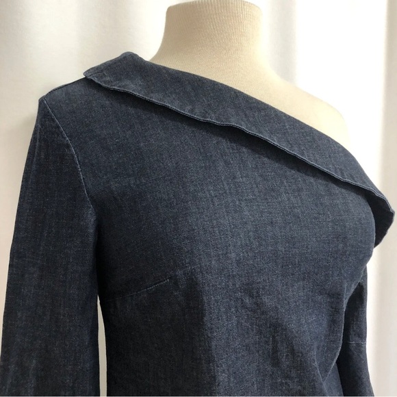 EUC. Banana Republic one shoulder chambray top. 4. - Picture 2 of 4